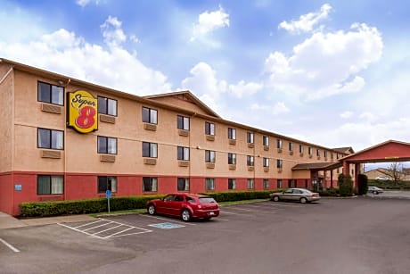 Super 8 by Wyndham Corvallis