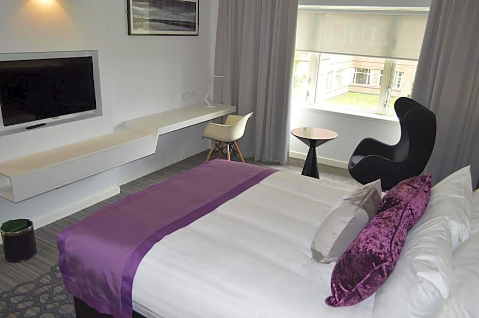 Golden Jubilee Conference Hotel