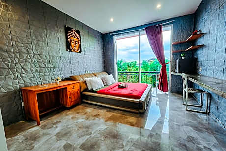 Deluxe Double Room With Private Bathroom