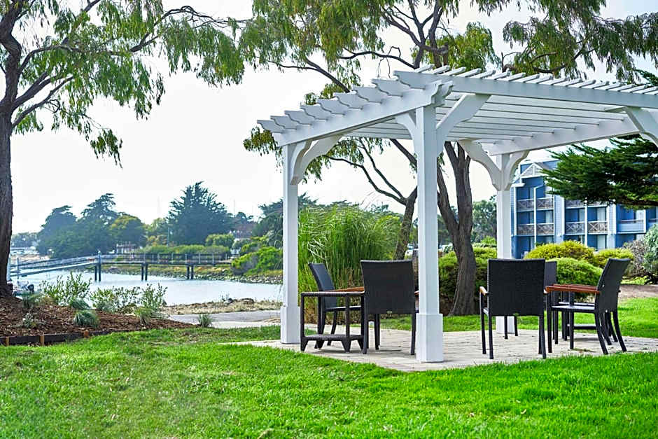 DoubleTree by Hilton Hotel Berkeley Marina