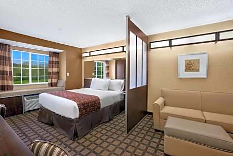 Queen Studio Suite - Disability Access/Non-Smoking