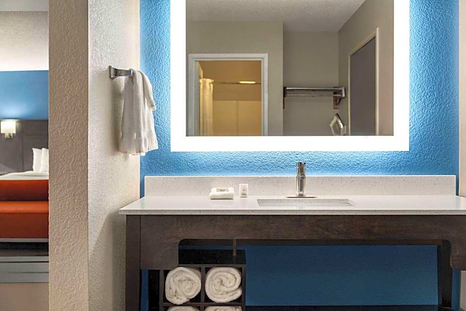 La Quinta Inn & Suites by Wyndham Chicago Tinley Park