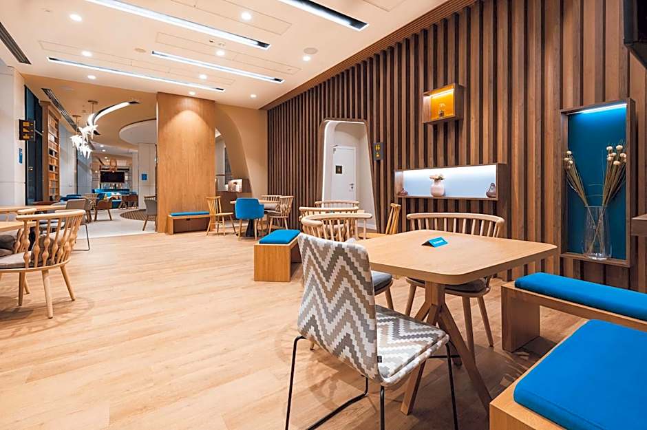 Hampton by Hilton Warsaw Reduta