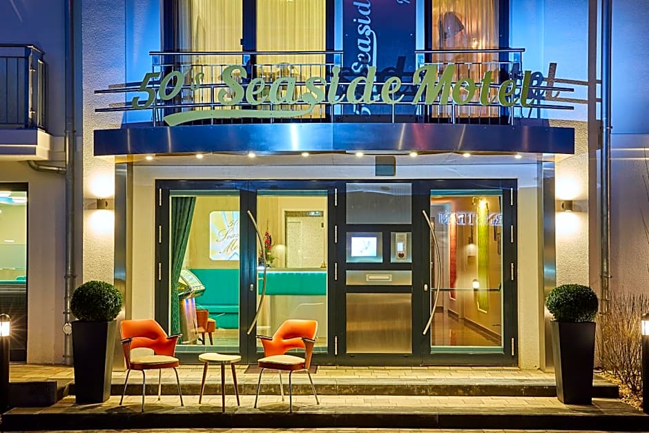 Bernstein Hotel "50`s Seaside Motel"