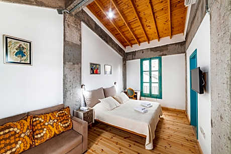 Family Room with Garden View