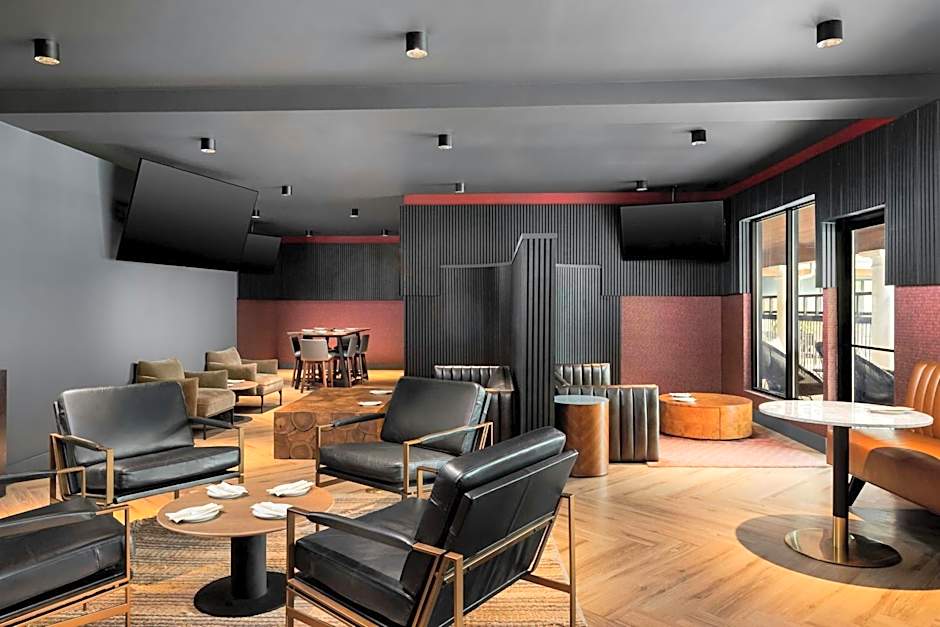 Courtyard by Marriott Houston Rice University