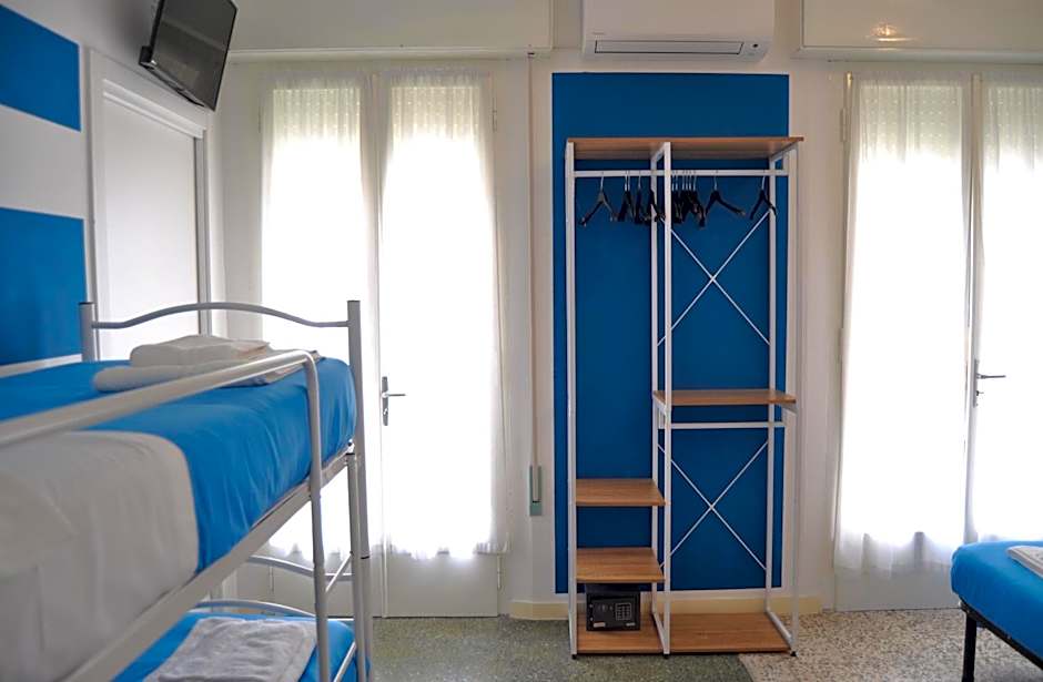 Hotel Susy - Ambienti rinnovati - direttamente su viale Dante e a due passi dal mare