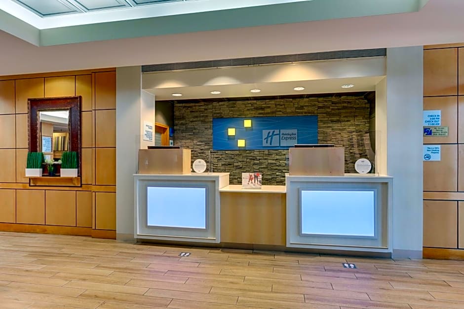 Holiday Inn Express Aberdeen-Chesapeake House