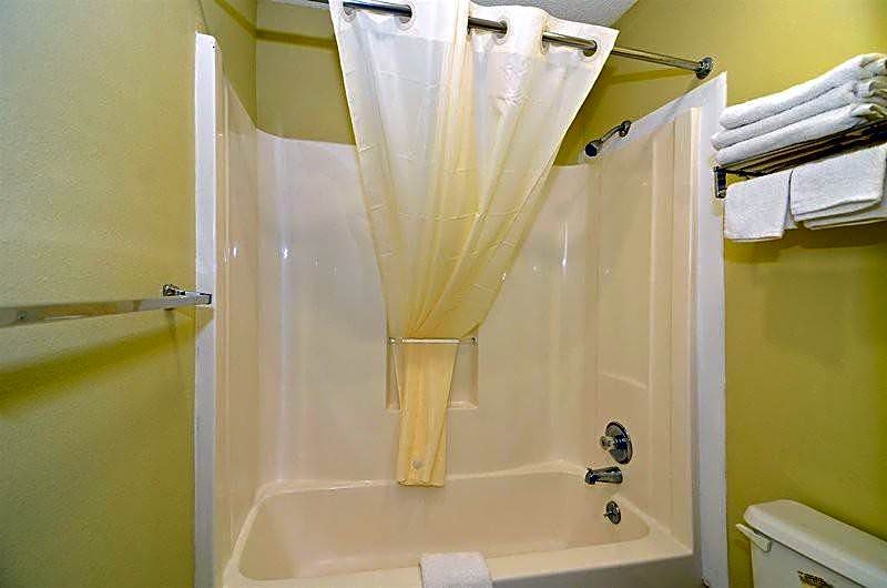 Economy Inn By OYO Ashburn