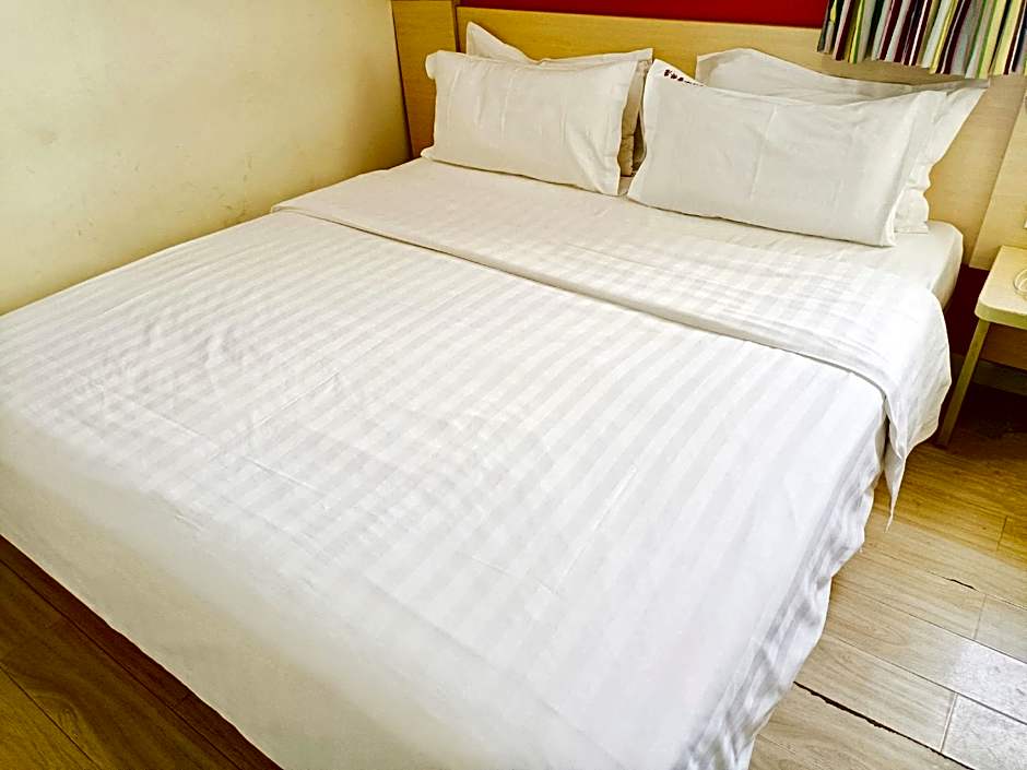 7 Days Inn Beijing Shangdi Xixiaokou Metro Station