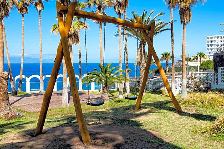 Atlantic Holiday Hotel