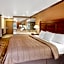 Ramada by Wyndham Mackinaw City Waterfront