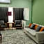 Le Grande Plaza Hotel