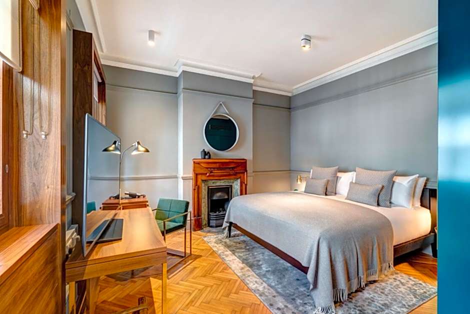 Apex Temple Court Hotel