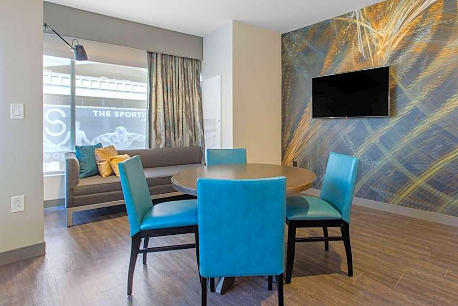 Cambria Hotel Philadelphia Downtown Center City