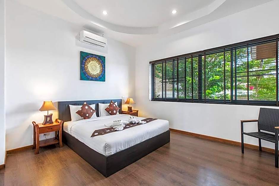 Sunny Banks - Modern Sea View 4 Bed Pool Villa