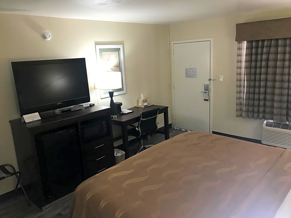 Quality Inn & Suites near Downtown Mesa