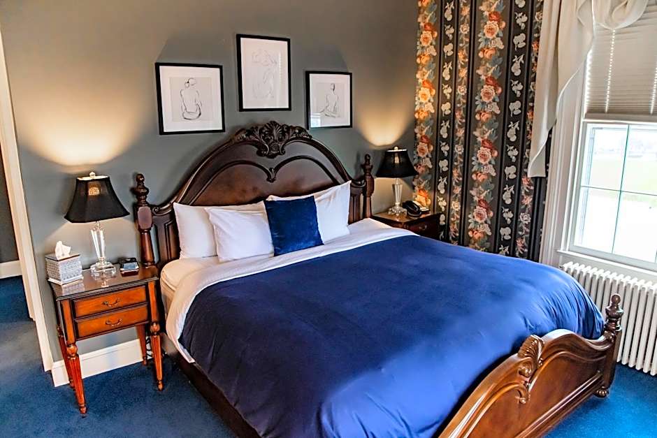 Inn at Taughannock Falls