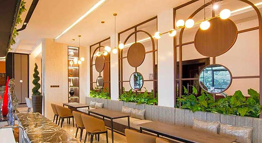 Grand Rocky Hotel Bukittinggi