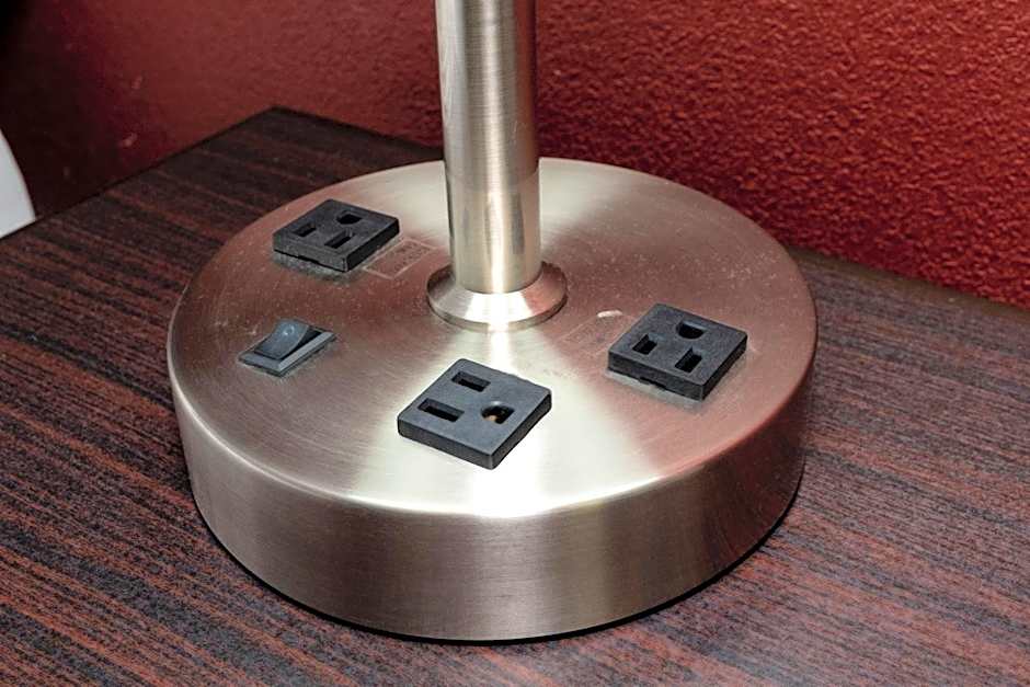 Red Roof PLUS+ Huntsville - Madison