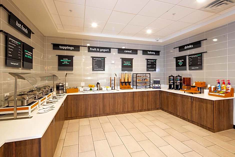 Holiday Inn & Suites Detroit - Troy by IHG