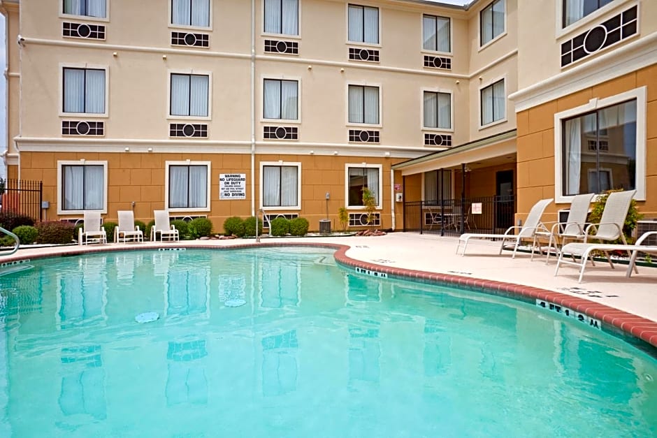 Holiday Inn Express Hotel & Suites Mount Pleasant