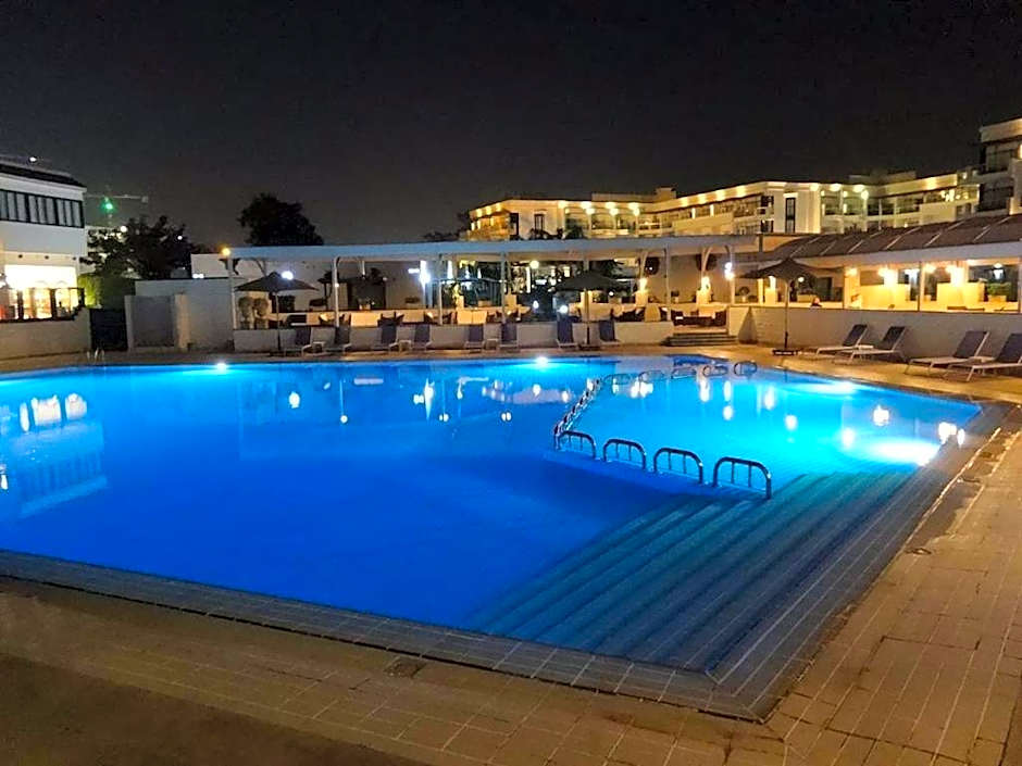 Cairo Pyramids Hotel