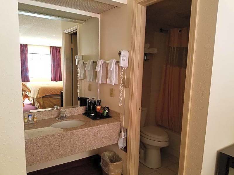 Ameraview Inn And Suites