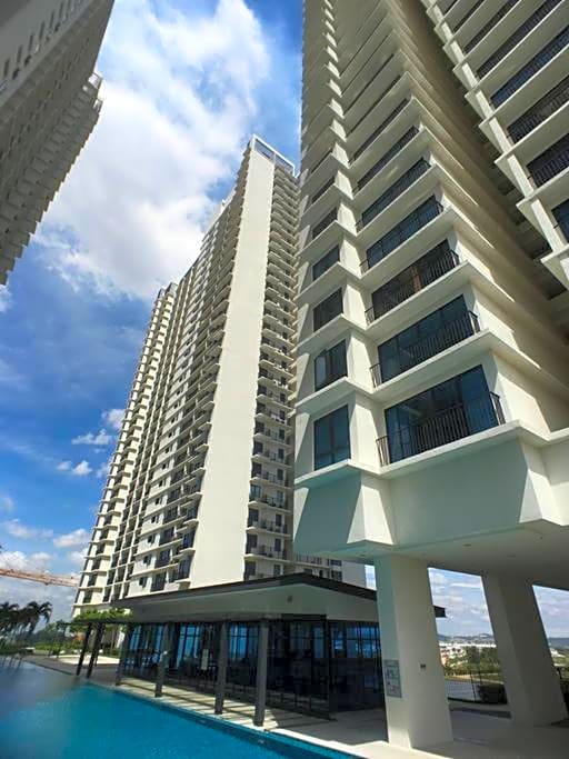 Trefoil Setia Alam- Simple No 5- Near Setia City Mall & Convention Centre