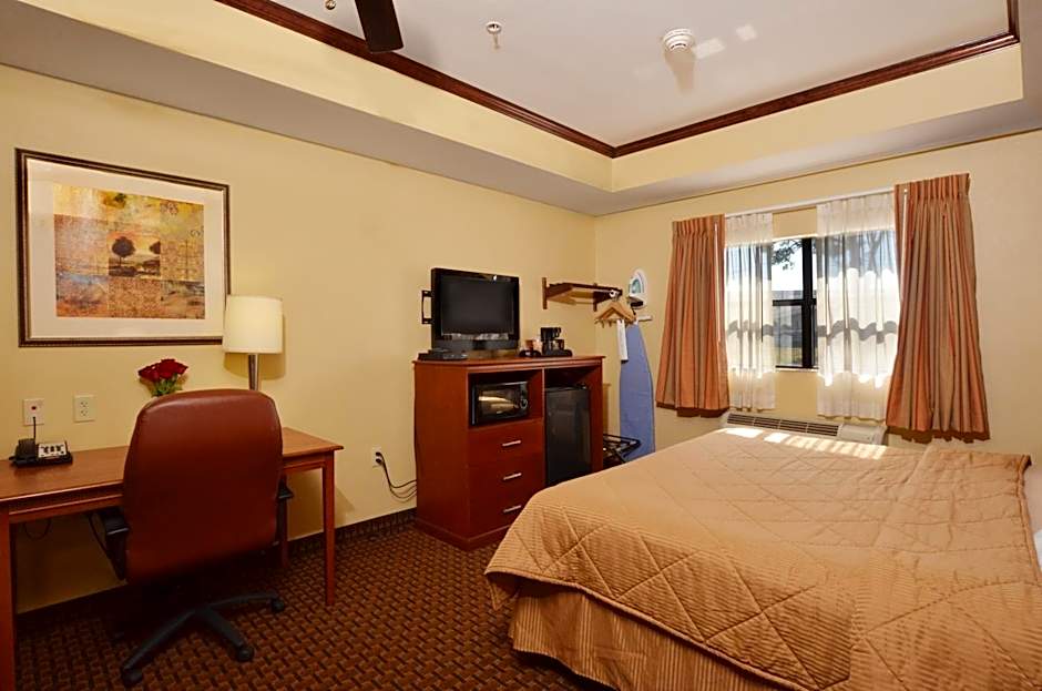 Econo Lodge Inn And Suites Little Rock