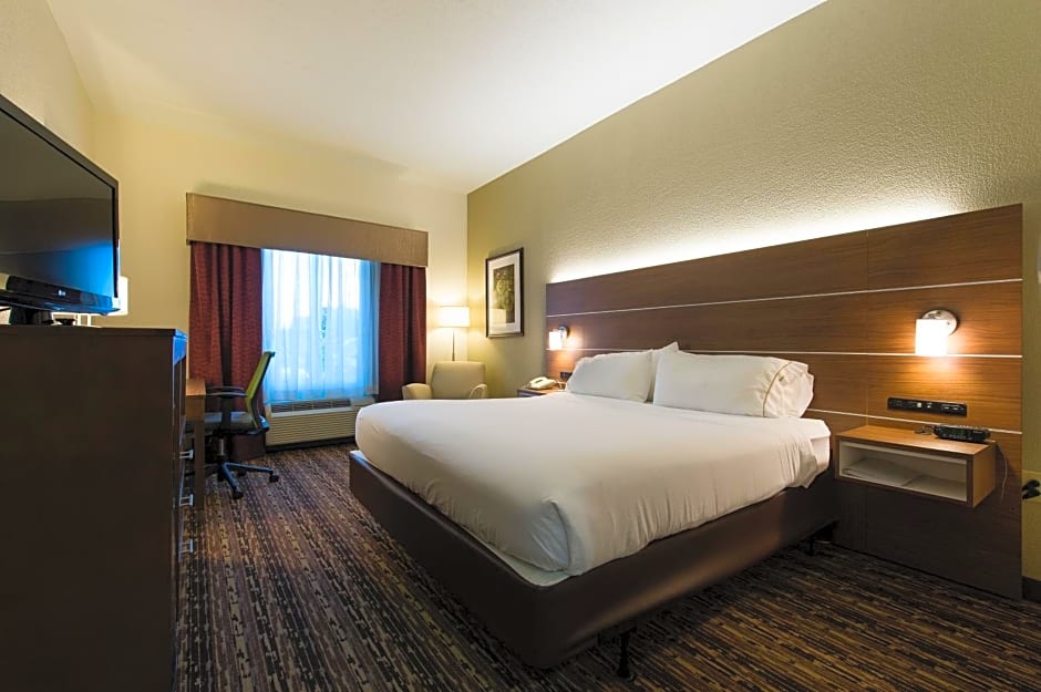 Holiday Inn Express & Suites Walterboro, an IHG Hotel