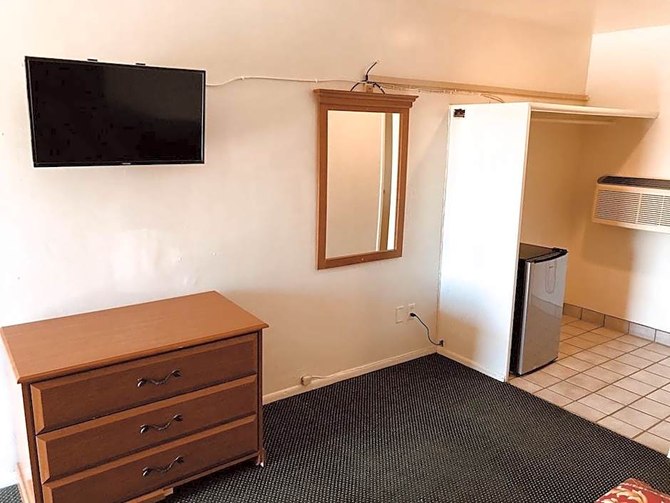 Sands Motel by Ontario Airport & Toyota Arena