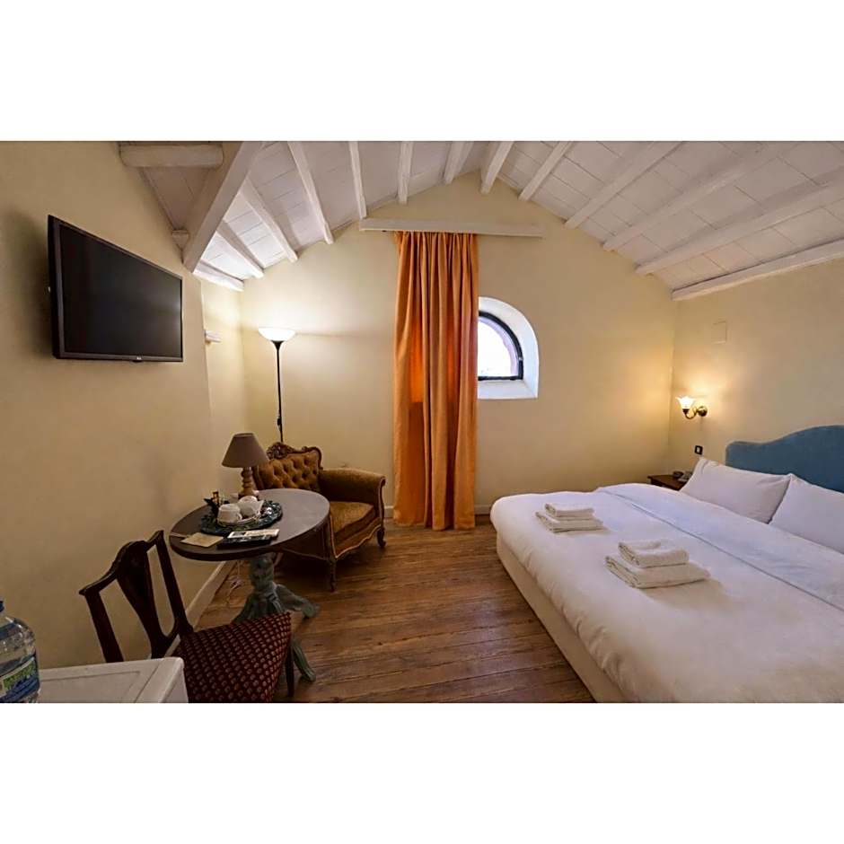 Loriet Hotel