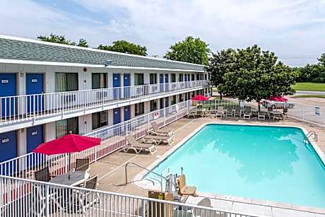 Motel 6 Nashville - Goodlettsville