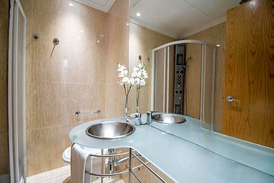 Petit Palace Preciados