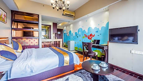 Deluxe Queen Room