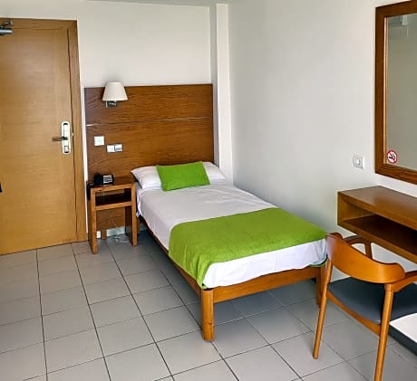 SINGLE SEA VIEW WITH BALCONY