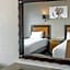 The Grand Burstin Hotel