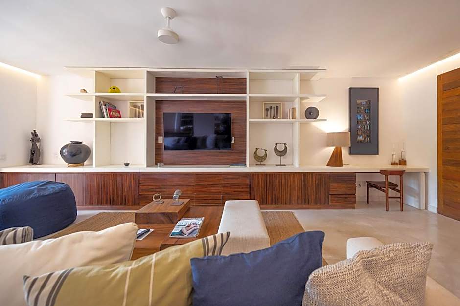 El Careyes Club & Residences