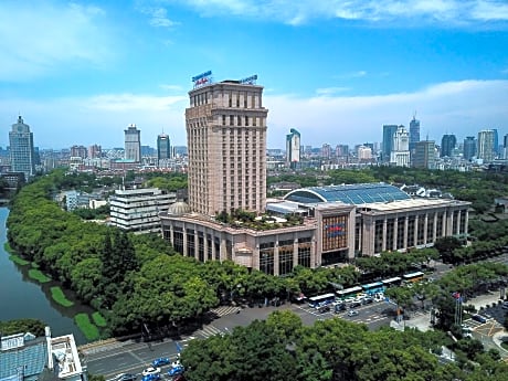 Wyndham Grand Plaza Royale Ningbo