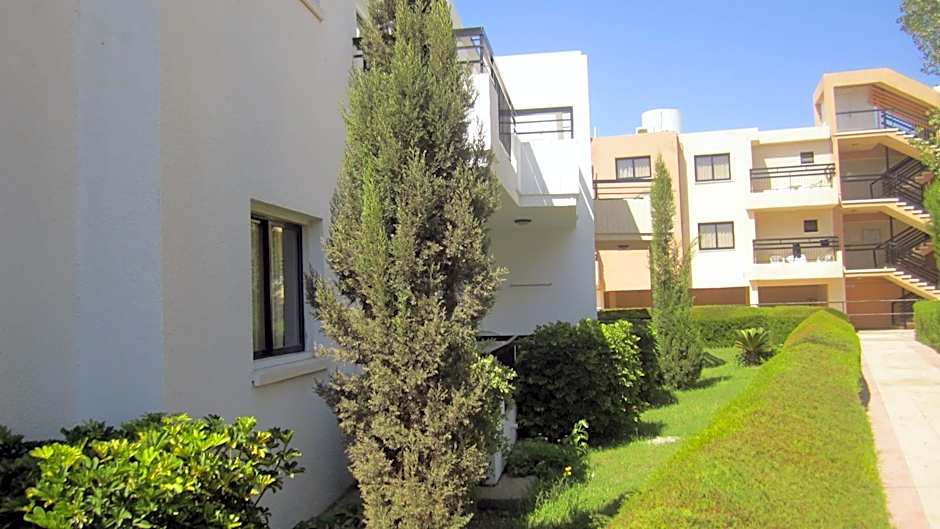 Senator Hotel Apartments