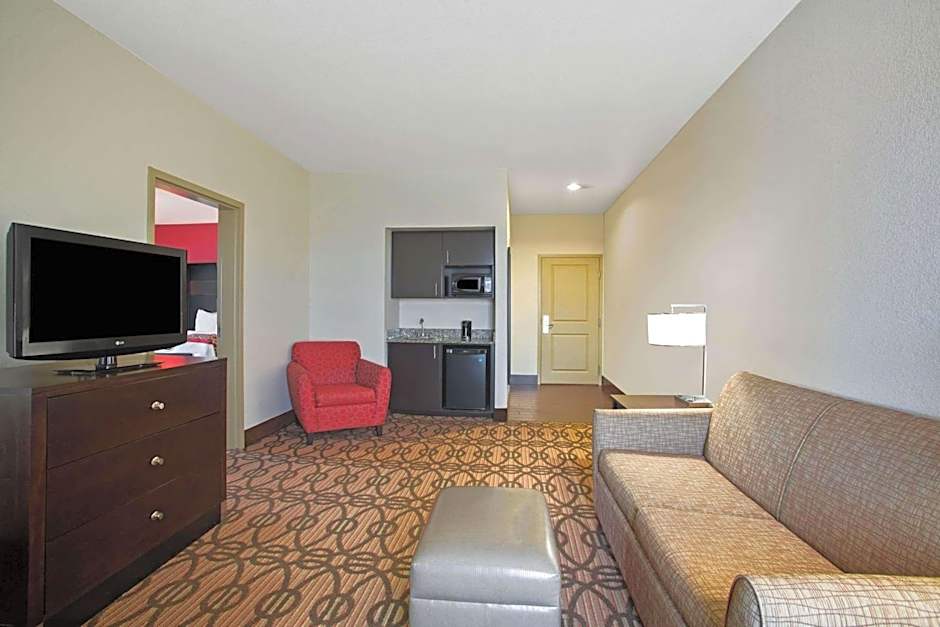 La Quinta Inn & Suites by Wyndham Pearsall