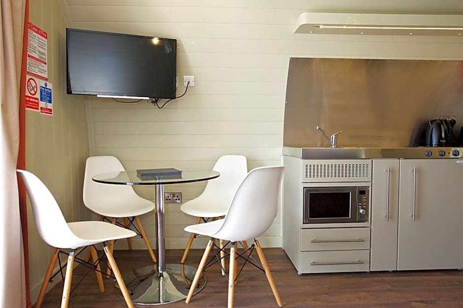 LOCH TAY HIGHLAND LODGES and GLAMPING PARK