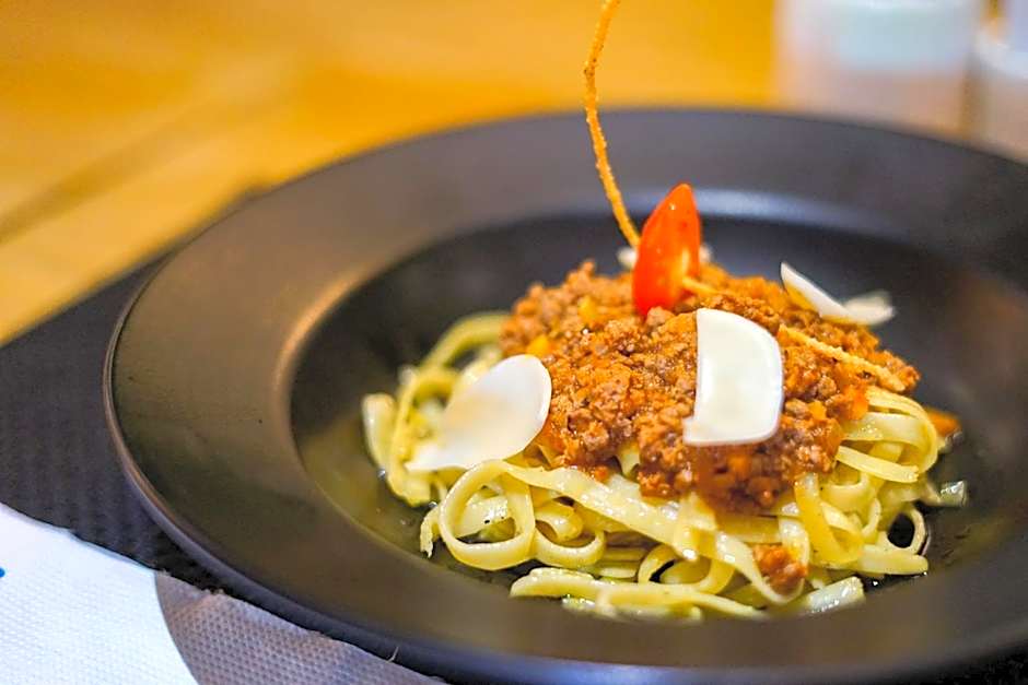 Radja Art and Boutique Hotel Simpang Lima