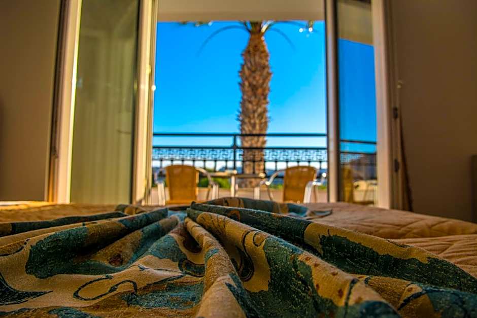 Zeus Hotel