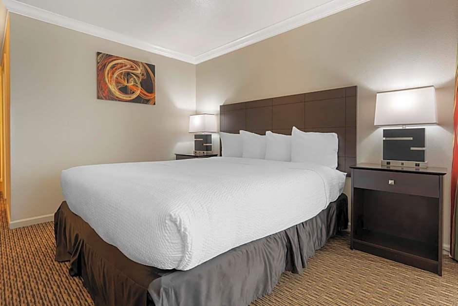 Best Western Colonial Inn