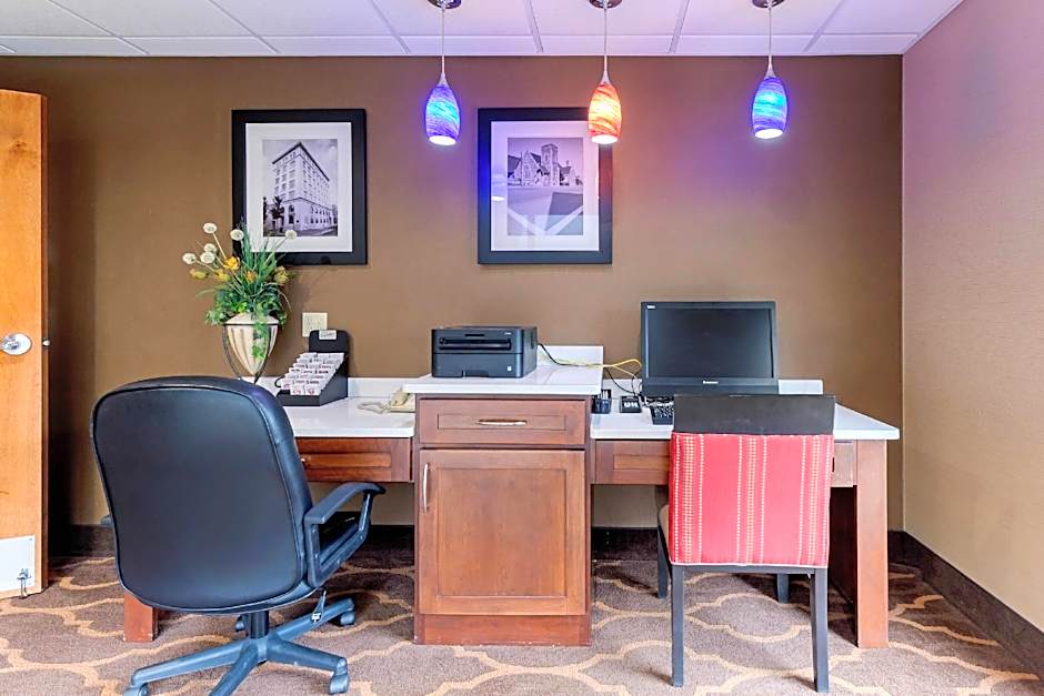 Comfort Suites Johnson City near University