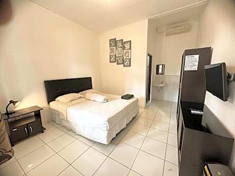 Paradise Inn