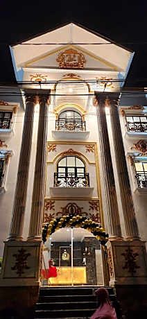 King Royal Hotel