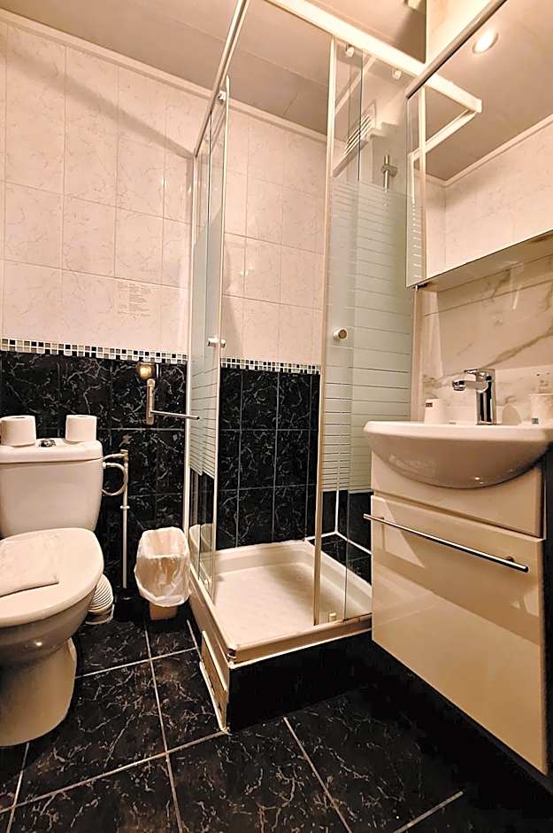 Hipotel Paris Gambetta Republique